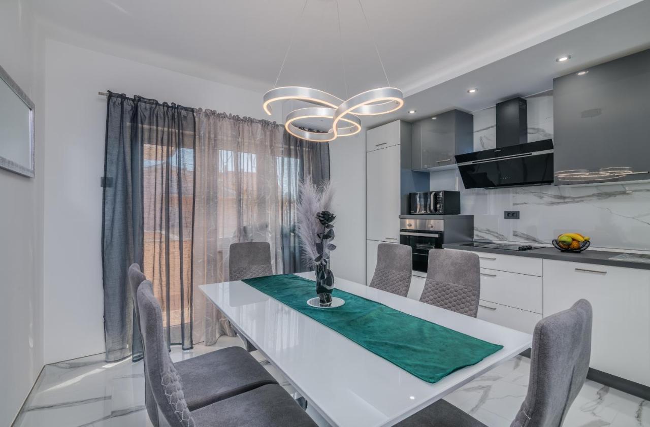 Apartman Luxury Lure Krk Town Exteriér fotografie